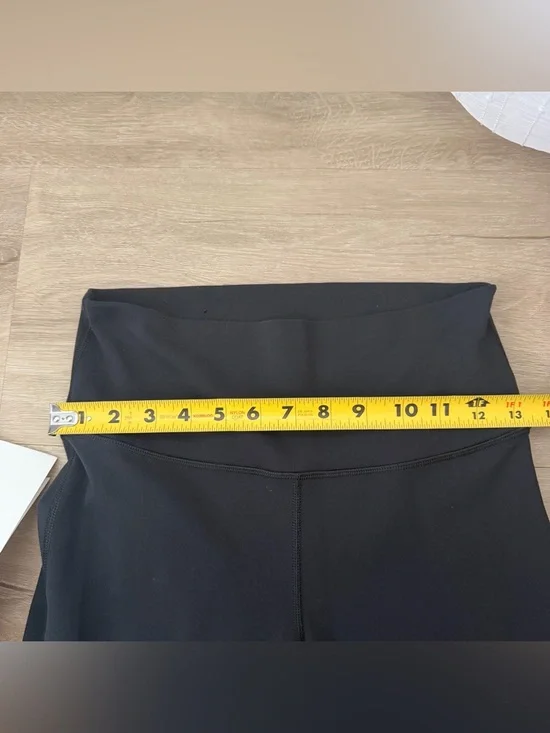 Aritzia TnAction ATMOSPHERE WIDE HI-RISE LEGGING in Black - Picture 3 of 9